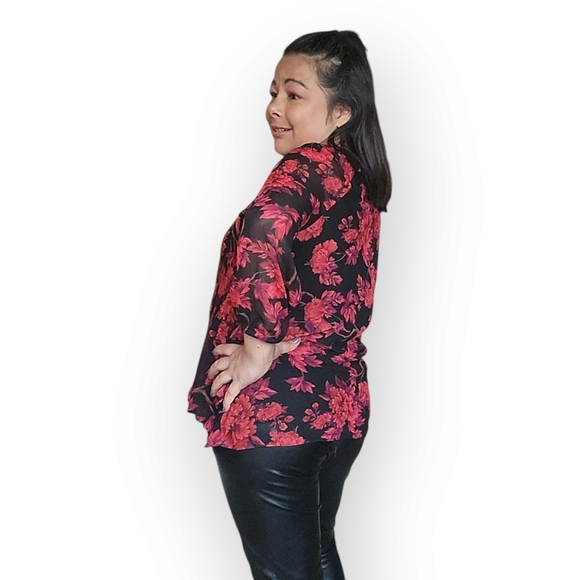 Elegant Floral Women's Blouse in Black and Red - Picture 3 of 6